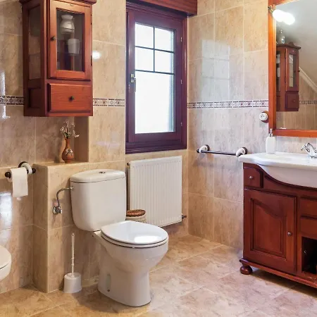 Exquisite Holiday In Carasa With Private Garden Сasa de vacaciones Voto