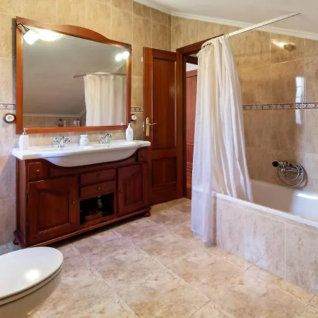Сasa de vacaciones Exquisite Holiday In Carasa With Private Garden *
